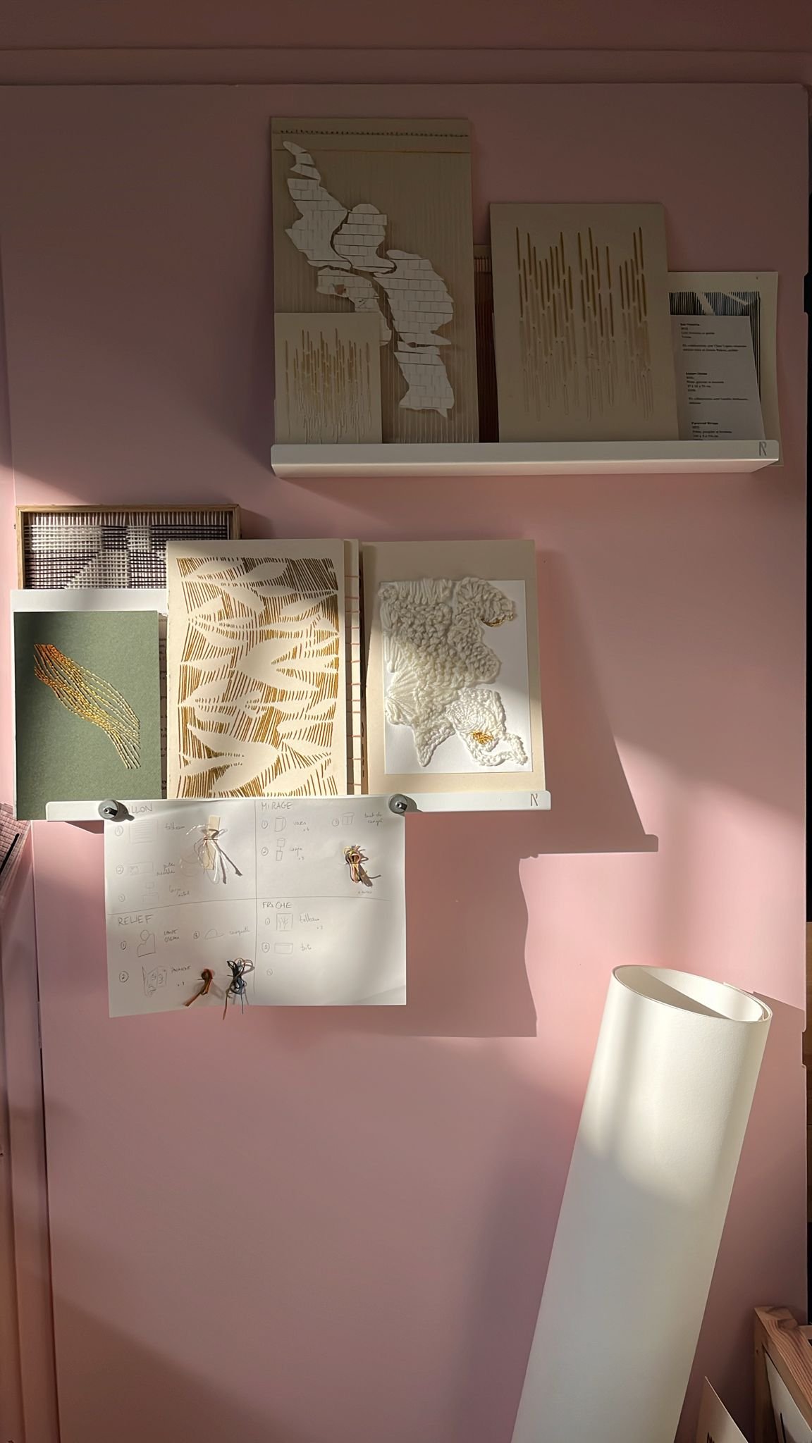 Création d'œuvre originale brodée, broderie à la main au fil de coton, fil de broderie savoir-faire, artisanat d'art